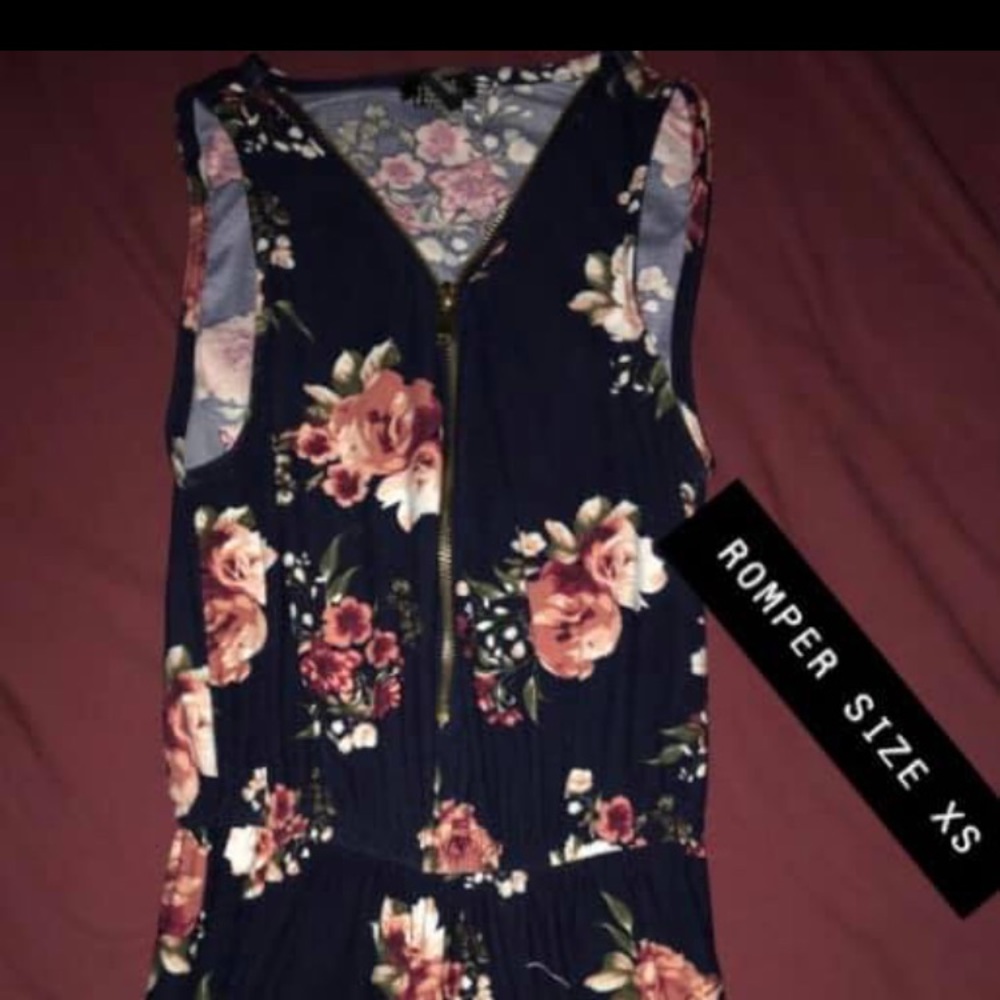 Rompers - Picture 3 of 4